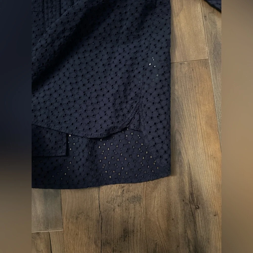 Banana Republic Eyelet Lace Dillon Shirt Navy XS | 100% Cotton Button Front - Picture 7 of 9